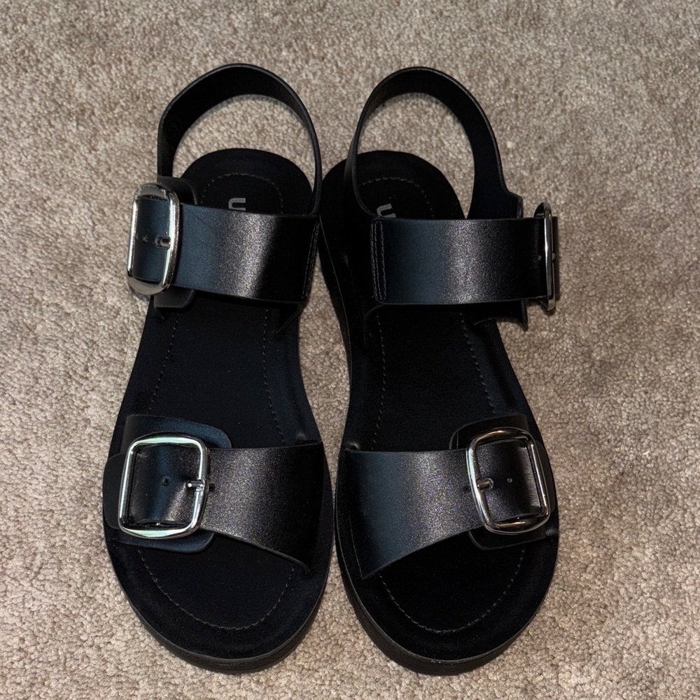 UNR8ED Black Sliver Buckle Sandals!